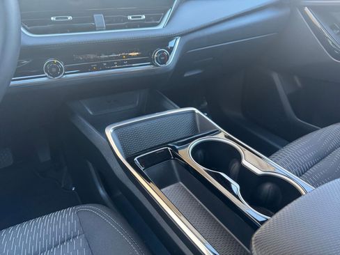 Used 2025 Chevrolet Equinox LT image 40