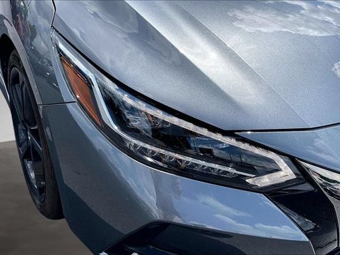 Used 2022 Nissan Sentra SR w/ SR Premium Package FWD image 29