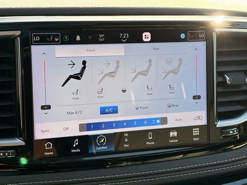 Used 2023 Chrysler Pacifica Limited w/ Uconnect Theater Family Group FWD image 23