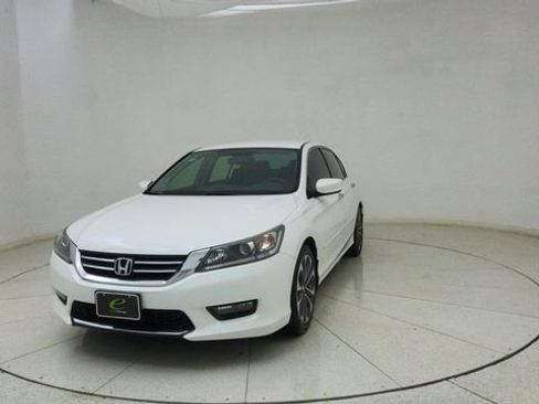 Used 2015 Honda Accord Sport image 61