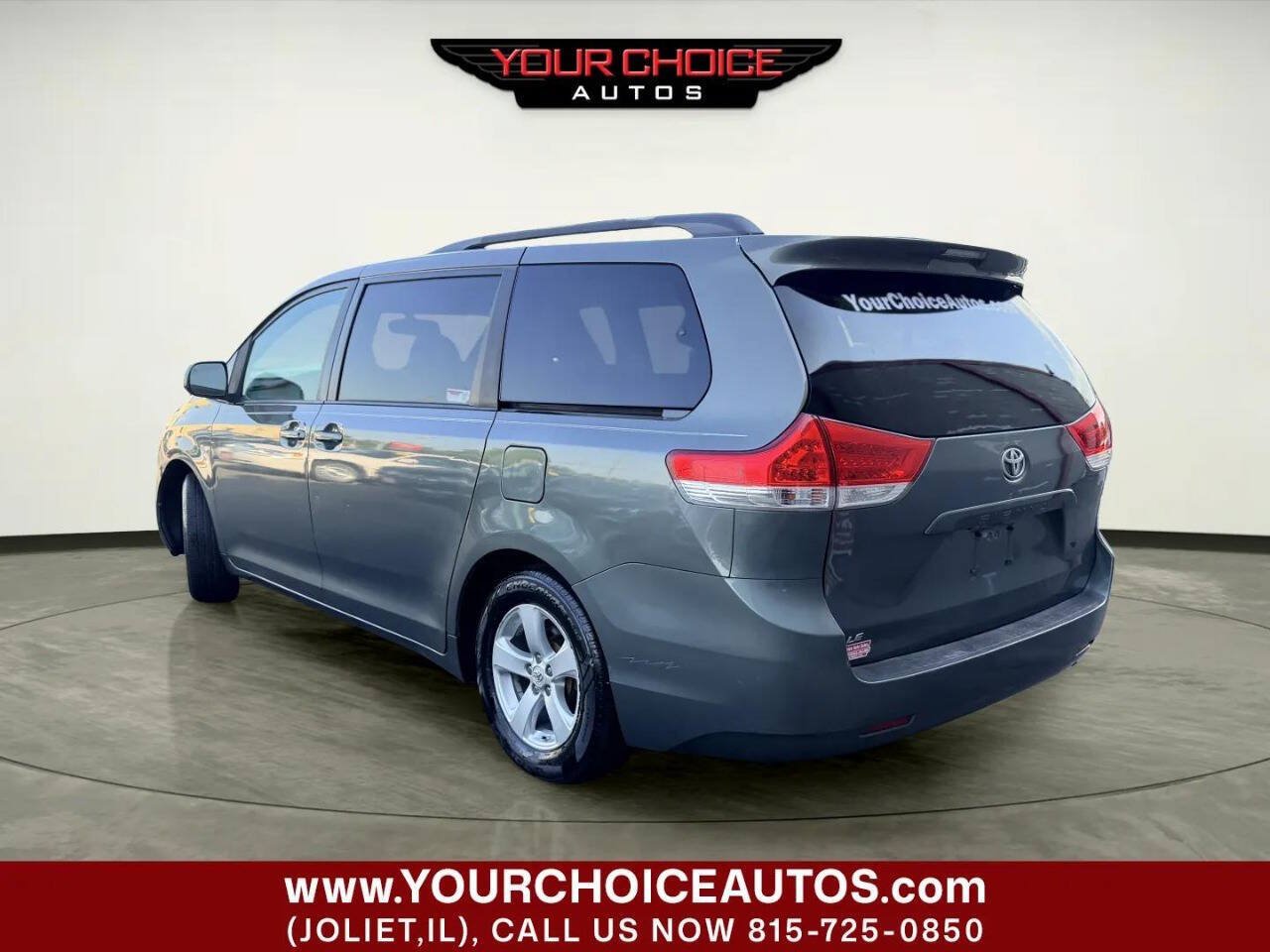 Used 2011 Toyota Sienna LE FWD image 3