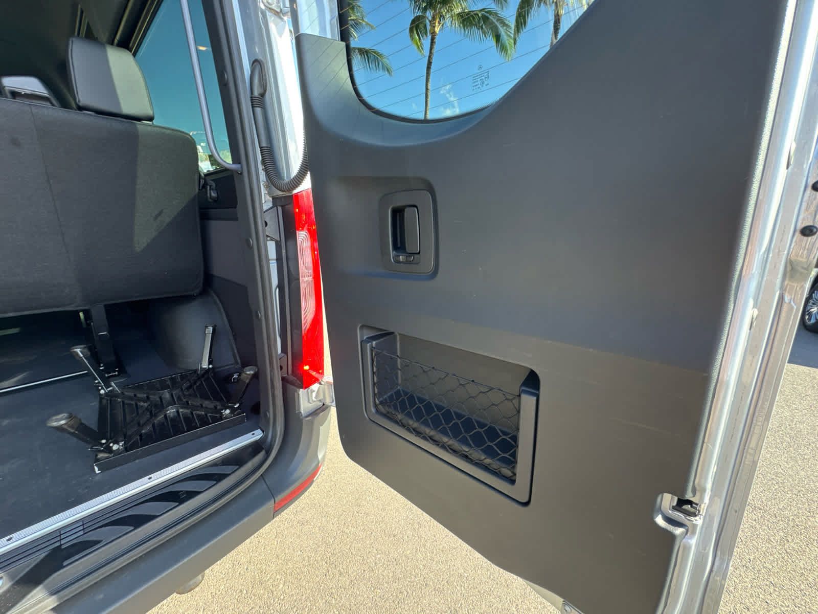 Used 2025 Mercedes-Benz Sprinter 2500 image 14