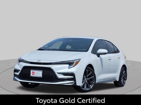 Used 2026 Toyota Corolla SE FWD image 1