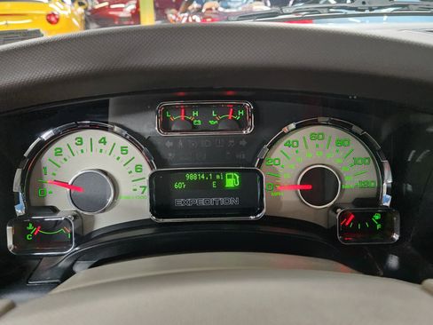 Used 2014 Ford Expedition XLT image 31