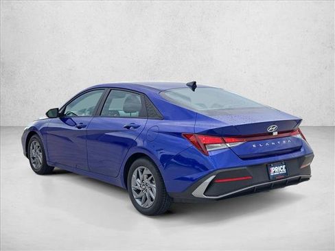 Used 2024 Hyundai Elantra SEL FWD image 8