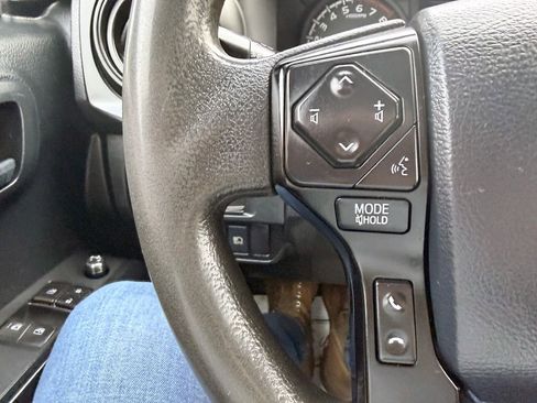 Used 2018 Toyota Tacoma SR image 22