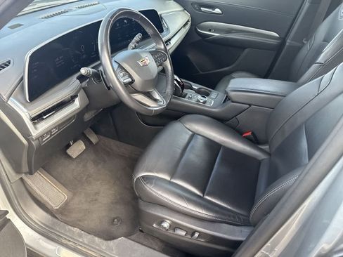 Used 2024 Cadillac XT4 Premium Luxury image 17