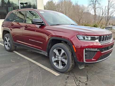 New 2026 Jeep Grand Cherokee Limited w/ Luxury Tech Group II image 2
