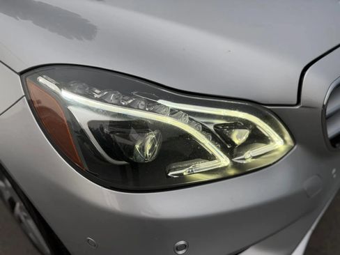 Used 2014 Mercedes-Benz E 550 4MATIC Sedan w/ Premium 1 Package image 33