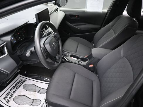 Used 2025 Toyota Corolla LE w/ LE Premium Package FWD image 31