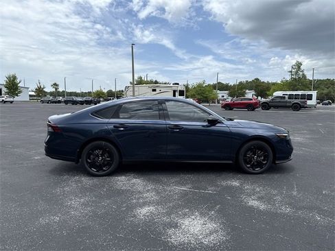 New 2025 Honda Accord SE image 4