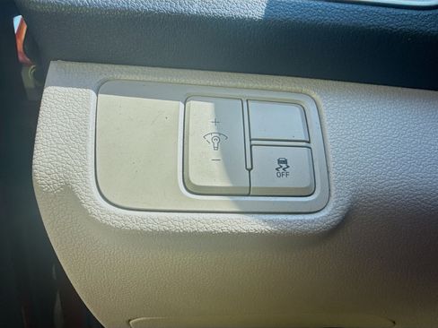 Used 2022 Hyundai Accent SEL FWD image 34