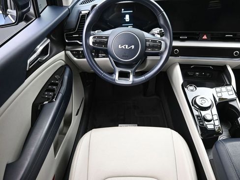 Used 2025 Kia Sportage EX w/ EX Premium Package image 13