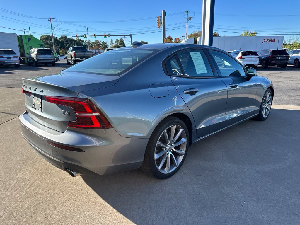 Used 2020 Volvo S60 T6 Momentum AWD/4WD image 5