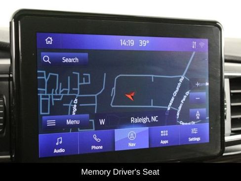 Used 2022 Ford Explorer Limited w/ Equipment Group 301A image 8