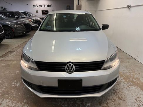 Used 2011 Volkswagen Jetta Sedan image 2