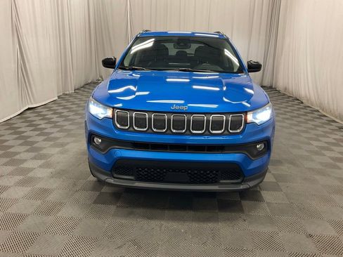 Used 2022 Jeep Compass Latitude image 2