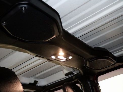 Used 2021 Jeep Wrangler Unlimited Sahara w/ Cold Weather Group image 15