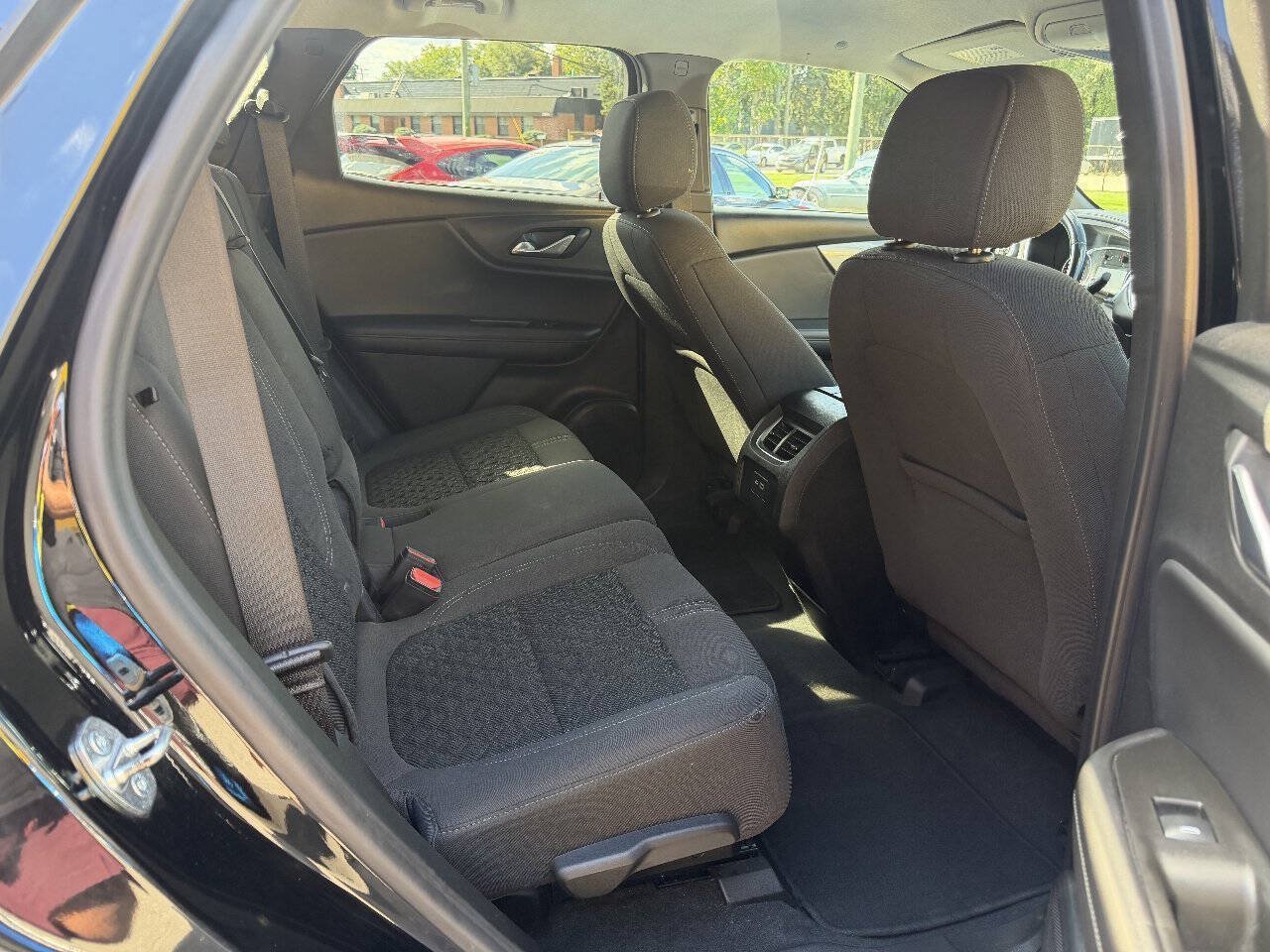 Used 2019 Chevrolet Blazer LT FWD image 16