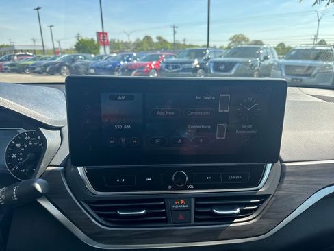 New 2026 Nissan Altima 2.5 SV FWD image 17