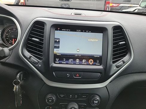 Used 2017 Jeep Cherokee Trailhawk w/ Safetytec Group image 8