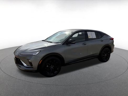 Used 2025 Buick Envista Sport Touring image 8