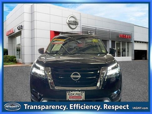 Certified 2024 Nissan Pathfinder SL AWD/4WD image 2