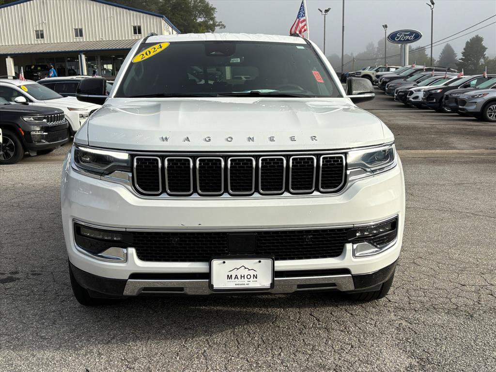 Used 2024 Jeep Wagoneer Series III AWD/4WD image 2