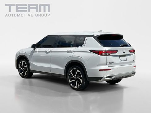 Used 2023 Mitsubishi Outlander SE FWD image 5