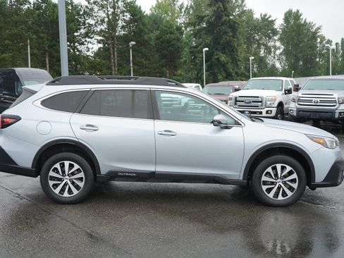 Used 2022 Subaru Outback Premium AWD/4WD image 6