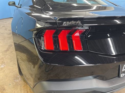 Used 2025 Ford Mustang Coupe image 14