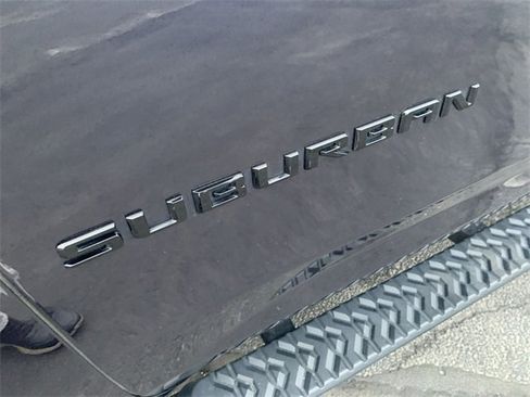 Used 2022 Chevrolet Suburban Z71 w/ Z71 Off-Road Package image 32