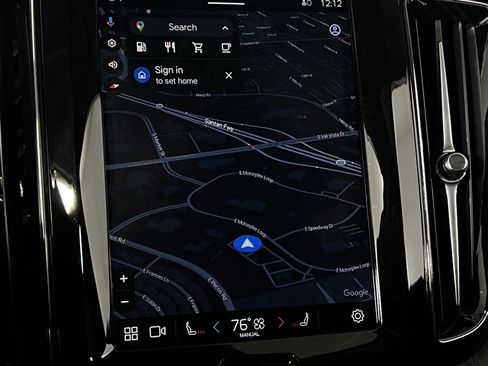 Used 2025 Volvo XC60 B5 Plus image 21