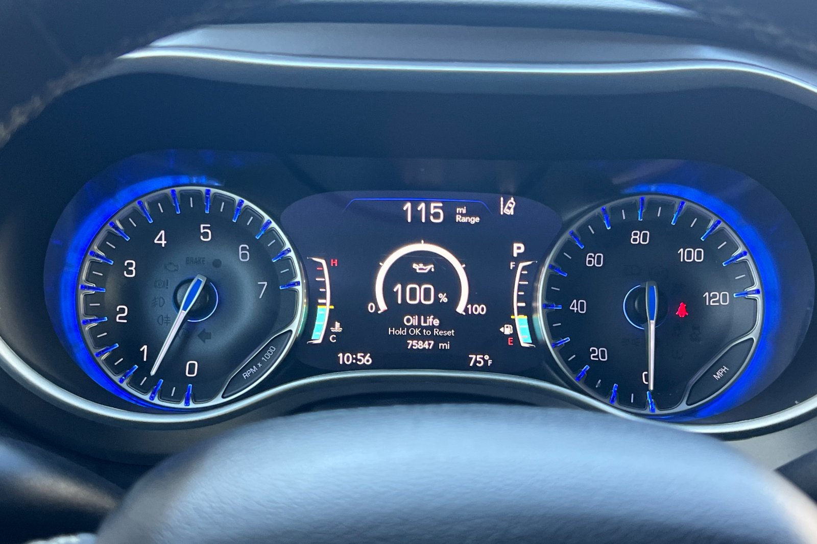 Used 2024 Chrysler Pacifica Touring-L FWD image 36