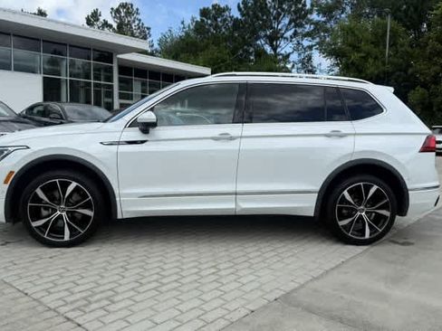 Used 2022 Volkswagen Tiguan SEL R-Line AWD/4WD image 3