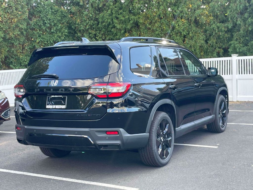 New 2026 Honda Pilot Black Edition image 5
