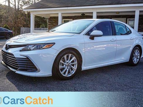 Used 2022 Toyota Camry LE image 12