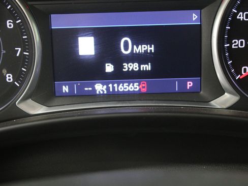 Used 2022 GMC Terrain SLT w/ Infotainment Package II AWD/4WD image 12