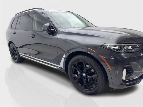Used 2021 BMW X7 xDrive40i w/ Premium Package image 12
