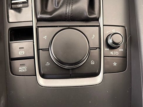 Used 2020 MAZDA MAZDA3 Hatchback FWD image 29