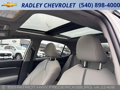 Used 2023 Toyota Camry XSE image 9