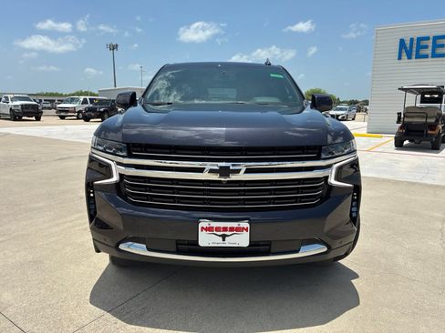 Used 2022 Chevrolet Tahoe LT w/ LT Signature Package RWD image 2
