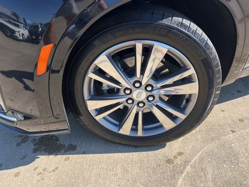 Used 2025 Cadillac XT6 Premium Luxury image 41