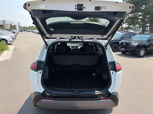 Used 2026 Toyota RAV4 SE w/ Convenience Package FWD image 18