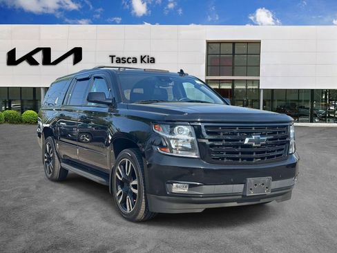 Used 2019 Chevrolet Suburban Premier AWD/4WD image 1