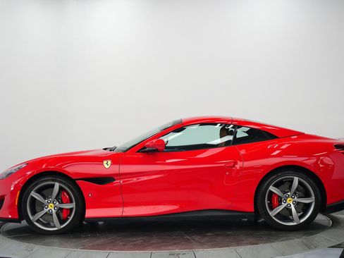 Used 2019 Ferrari Portofino image 6