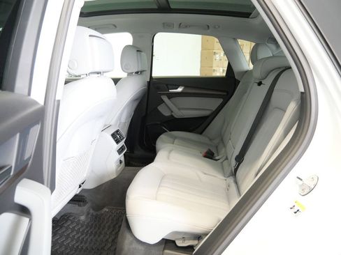 Used 2022 Audi Q5 2.0T Premium w/ Convenience Package image 22