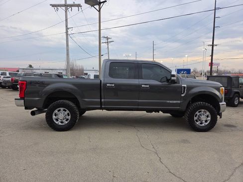 Used 2017 Ford F350 Lariat w/ Chrome Package image 8