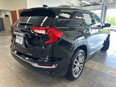 Used 2024 GMC Terrain Denali w/ Denali Premium Package AWD/4WD image 13