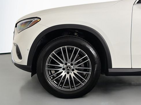 Certified 2026 Mercedes-Benz GLC 300 image 11